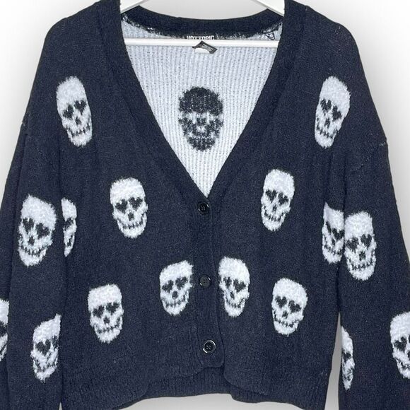 Hot Topic Black White Heart Eyes Skulls Crop Fuzzy Cardigan Sweater Women’s XL - Picture 3 of 11